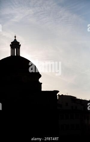 Silhouette der Basilika Di San Lorenzo Florenz, Italien Stockfoto