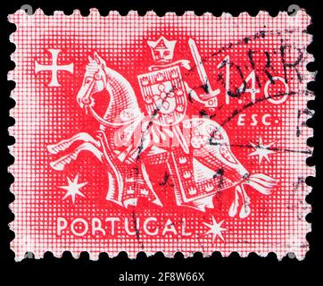 MOSKAU, RUSSLAND - 1. OKTOBER 2019: Die in Portugal gedruckte Briefmarke zeigt den Ritter zu Pferd (vom Siegel des Königs Dinis), das Reitsiegel des Königs D. Stockfoto