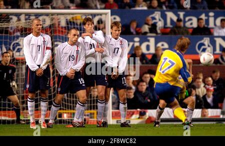 ENGLAND V SCHWEDEN AM ALTEN TRAFFORD 10/11/2001 BILD DAVID ASHDOWNENGLAND FUSSBALL Stockfoto