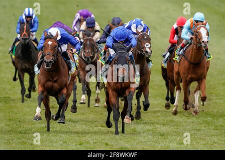 Master of the Seas mit William Buick Riding (Mitte) gewinnt die bet365 Craven Stakes auf der Newmarket Racecourse. Bilddatum: Donnerstag, 15. April 2021. Stockfoto