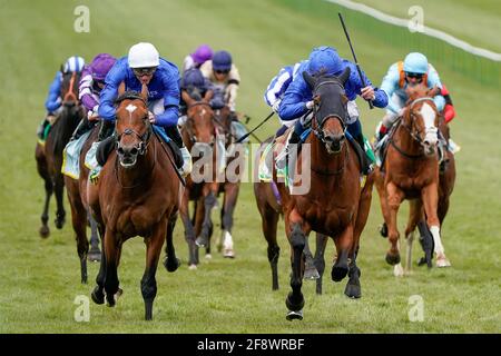 Master of the Seas mit William Buick (vorne rechts) gewinnt die bet365 Craven Stakes auf der Newmarket Racecourse. Bilddatum: Donnerstag, 15. April 2021. Stockfoto