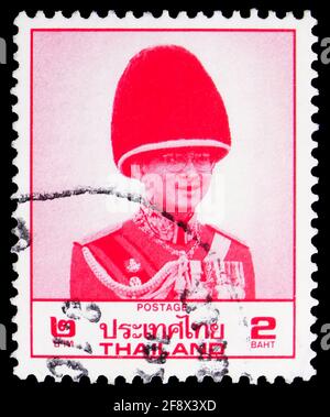 MOSKAU, RUSSLAND - 1. OKTOBER 2019: In Thailand gedruckte Briefmarke zeigt König Bhumibol Adulyadej, Serie 1988-1995, um 1992 Stockfoto