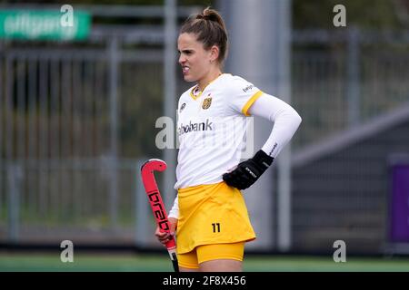 Amstelveen, Niederlande. April 2021. AMSTELVEEN, NIEDERLANDE - 15. APRIL: Pien Sanders of Den Bosch während des Hockeymatches der Frauen Hoofdklasse zwischen Amsterdam und Den Bosch im Wagener Stadion am 15. April 2021 in Amstelveen, Niederlande (Foto von Jeroen Meuwsen/Orange Picics) Credit: Orange Pics BV/Alamy Live News Stockfoto