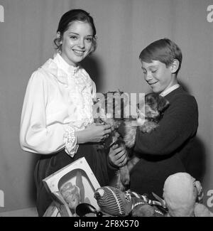 Angela Cartwright und Bill Mumy um die 1960er-Jahre Credit: Ralph Dominguez/MediaPunch Stockfoto