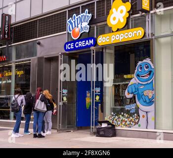 New York, USA. April 2021. Dippin' Dots und Doc Popcorn Franchise in New York am Mittwoch, den 14. April 2021. (Foto von Richard B. Levine) Quelle: SIPA USA/Alamy Live News Stockfoto