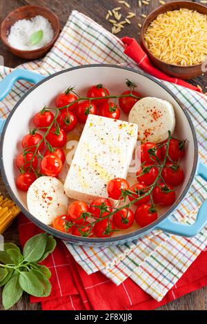 Feta-Käse Und Tomate, Pasta-Sauce Stockfoto