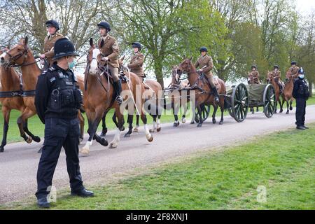 Windsor, Großbritannien. April 2021. Eine Generalprobe im Schloss Windsor für die Beerdigung des verstorbenen Prinzen Philip, Herzog von Edinburgh. Die Beerdigung findet am Samstag, dem 17. April, um 15:00 Uhr in der St. George's Chapel, Windsor, statt. Nur 30 Gäste werden teilnehmen. Generalprobe für das Begräbnis des Duke of Edinburgh Credit: Mark Thomas/Alamy Live News Stockfoto