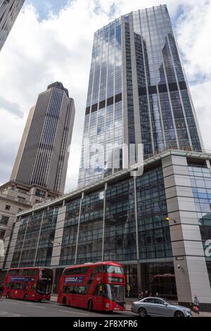 100 Bishopgate Building und NatWest Tower in der Stadt London Stockfoto