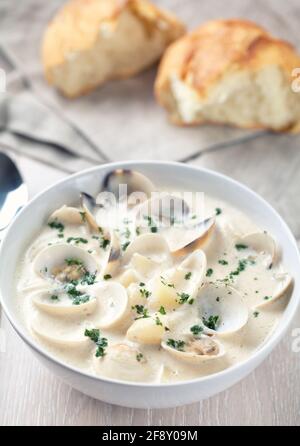 Cremiger Clam Chowder auf einem Teller. Hochwertige Fotos. Stockfoto