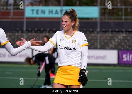 Amstelveen, Niederlande. April 2021. AMSTELVEEN, NIEDERLANDE - 15. APRIL: Pien Sanders of Den Bosch während des Hockeymatches der Frauen Hoofdklasse zwischen Amsterdam und Den Bosch im Wagener Stadion am 15. April 2021 in Amstelveen, Niederlande (Foto von Jeroen Meuwsen/Orange Picics) Credit: Orange Pics BV/Alamy Live News Stockfoto