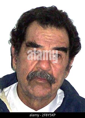 Saddam Hussein. Porträt des ehemaligen irakischen Präsidenten Saddam Hussein Abd al-Majid al-Tikriti 1937-2006). Foto der US-Armee, das kurz nach seiner Gefangennahme 2003 in Tikrit, Irak, aufgenommen wurde. Stockfoto