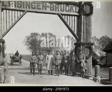 General von Linsingen posiert an der nach ihm benannten Brücke. Stockfoto