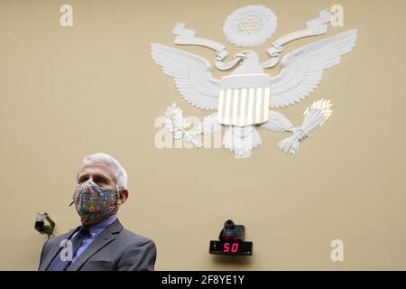 Washington, Usa. April 2021. Dr. Anthony Fauci, der landesweit führende Experte für Infektionskrankheiten, bezeugt am Donnerstag, dem 15. April 2021, bei einer Anhörung des House Select Unterkomitees zur Coronavirus-Krise im US-Kapitol in Washington DC. Poolfoto von Susan Walsh/UPI Credit: UPI/Alamy Live News Stockfoto