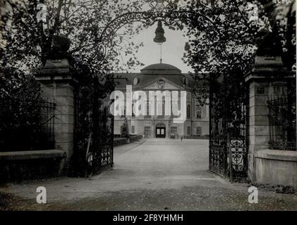 Erzherzog Karl besuchte Oradea, 13.10.1916 Erzherzog Karl war am 1916. Juni Oberbefehlshaber eines Unterabschnitts der Ostfront und kommandierte mehrere Armeen zwischen Brody und den Karpaten. Als Teil dieses Kommandanten inspizierte Erzherzog Karl seine zugehörigen Einheiten. Stockfoto