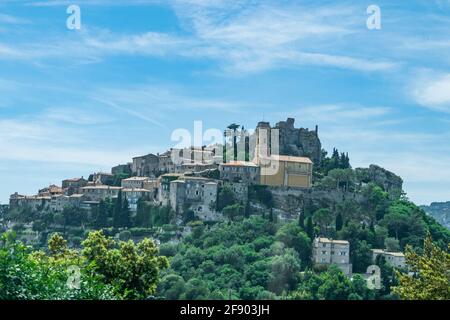 Kirche Unsere Liebe Frau von Himmelfahrt wurde von einem italienischen Architekten Spinelli zwischen 1764 und 1778 in Eze gebaut. Eze ist ein kleines altes Dorf in Alpes-Maritimes d Stockfoto