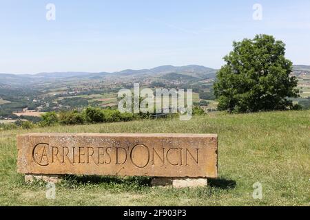 Blick auf Beaujolais aus den Steinbrüchen von Oncin oder von Glay im Dorf St-Germain sur l'Arbresle, Beaujolais, Frankreich Stockfoto