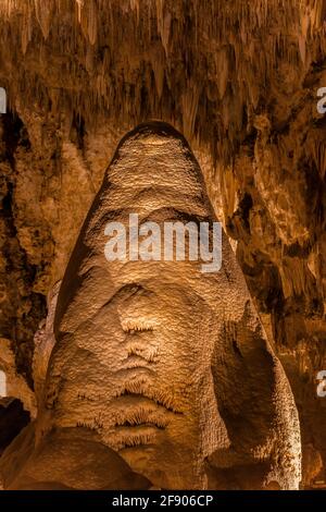 Atemberaubende Formationen tief unter der Erde im Carlsbad Caverns National Park, New Mexico, USA Stockfoto