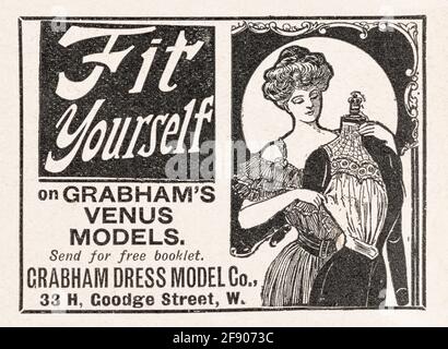 Alte viktorianische Zeitungspapier Kleidung / Mode-Anzeige von 1907 - Pre-Werbung Standards. Werbung für alte Kleidung, Werbung für alte Mode. Stockfoto