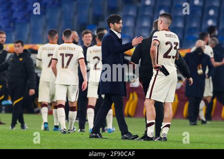 ROMA, ITALIEN - 15. APRIL: Trainer Paulo Fonseca von AS Roma und Gianluca Mancini von AS Roma während des UEFA Europa League Quarter Finales: Etappe zwei zwischen zwei Spielen Stockfoto