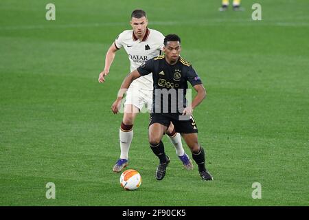 Rom, Italien. 15. Apr, 2021. Bei den Viertelfinals der Roma vs. Lazio Europa League Credit: Roberto Ramaccia/Alamy Live News Stockfoto