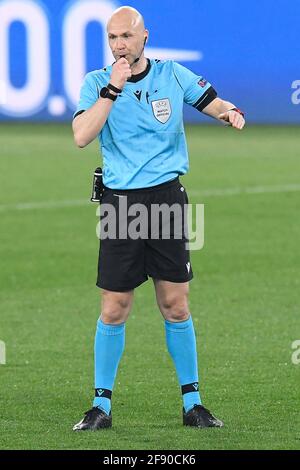 Rom, Italien. 15. April 2021. Schiedsrichter Anthony Taylor beim Viertelfinale der Roma vs Lazio Europa League Credit: Roberto Ramaccia/Alamy Live News Stockfoto