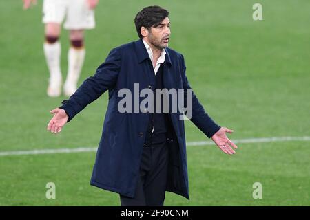 Rom, Italien. April 2021. Paulo Fonseca Trainer von AS Roma beim Viertelfinale der Roma vs Lazio Europa League Credit: Roberto Ramaccia/Alamy Live News Stockfoto