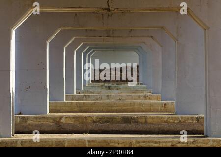 Old Bridge Crossing Structural Support Struts Perspective Stockfoto