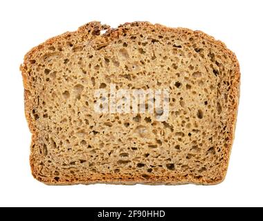 Scheibe von frischem dunklem Roggenbrot, von oben. Braunes Sauerteigbrot, eine Mischung aus Roggenmehl, Sauerteig und Gewürzen, knusprig im Ofen gebacken. Stockfoto