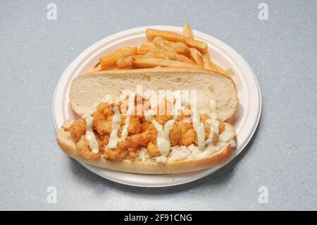 Köstliches Meeresfrüchte-Sandwich, bekannt als Garnelen-Po-Boy Stockfoto
