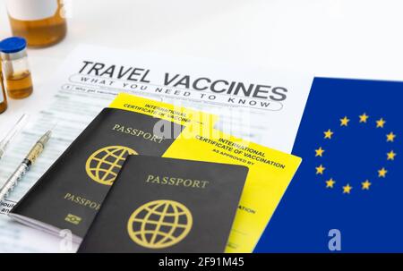 Holen Sie sich vor der Reise einen internationalen Impfpass Stockfoto