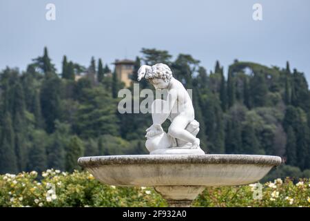 Nahaufnahme der Statuen er schöne Boboli-Gärten in Florenz, Italien bei Tageslicht Stockfoto