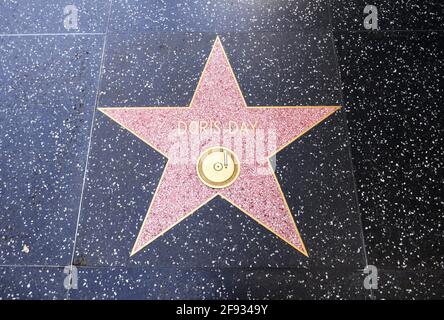 Hollywood, Kalifornien, USA 14. April 2021 EIN allgemeiner Blick auf die Atmosphäre der Schauspielerin und Sängerin Doris Day's Star auf dem Hollywood Walk of Fame am 14. April 2021 in Hollywood, Kalifornien, USA. Foto von Barry King/Alamy Stockfoto Stockfoto