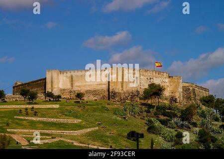 Castillo Sohail, Schloss Sohail in Fuengirola, Spanien. Provinz Malaga, Andalusien, an der Costa del Sol, hoch auf einem Hügel mit Blick auf das Mittelmeer Stockfoto