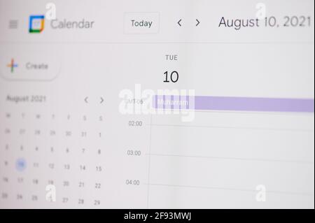 New york, USA - 17. Februar 2021: Muharram 10. August auf google Kalender auf Laptop-Bildschirm Nahaufnahme. Stockfoto