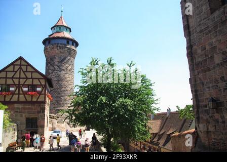 Sinwell Tower und Deep Well House, Kaiserburg, Nürnberg, Bayern, Deutschland Stockfoto