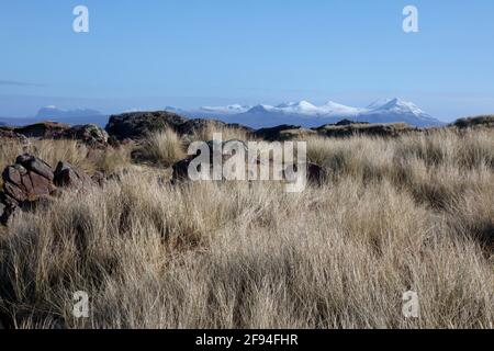 Fernansicht der Gipfel Ben Mor, Cul Mor und Suilven, Coigach, vom Mellon Udrigle Beach, Wester Ross, Schottland, Großbritannien Stockfoto