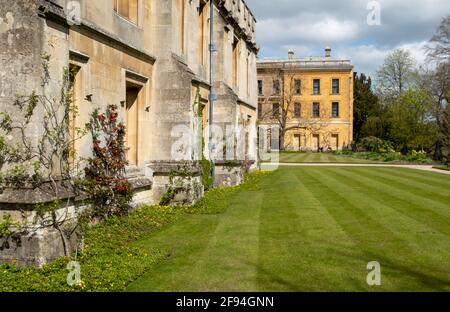 Ockerfarbenes neues Gebäude, erbaut in der georgischen Ära auf dem Campus am Magdalen College, University of Oxford, Großbritannien. Stockfoto