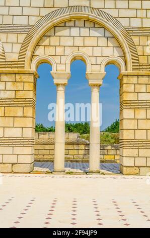 Detail der Ruine der Kathedrale in Pliska, der ersten bulgarischen Hauptstadt. Stockfoto