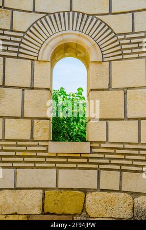 Detail der Ruine der Kathedrale in Pliska, der ersten bulgarischen Hauptstadt. Stockfoto