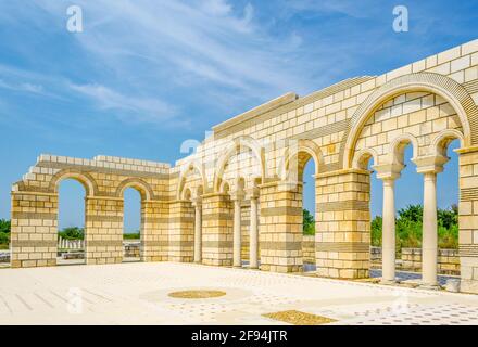 Detail der Ruine der Kathedrale in Pliska, der ersten bulgarischen Hauptstadt. Stockfoto