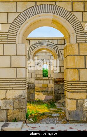 Detail der Ruine der Kathedrale in Pliska, der ersten bulgarischen Hauptstadt. Stockfoto