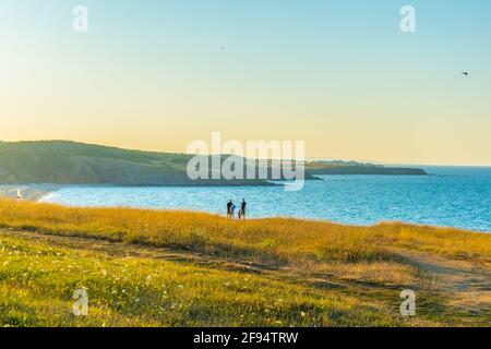 Veleka Strand in der Stadt Sinemorets in Bulgarien während des Sonnenuntergangs Stockfoto