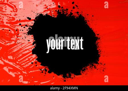 Schwarzes Banner auf farbigem Lack. werbung. Unebener Strich auf einer farbenfrohen Oberfläche. Hochwertige Fotos Stockfoto