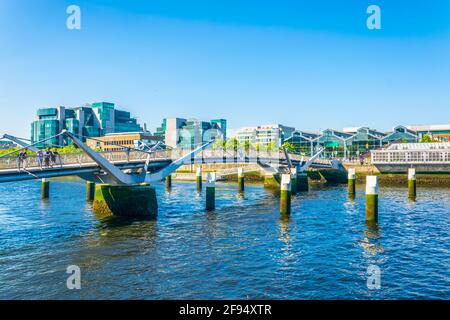 Sean O'Casey Brücke über den Fluss Liffey in Dublin, irland Stockfoto