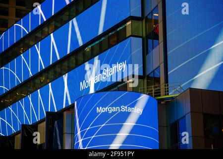 New York, USA. Dezember 2018. New York, NY/USA-December 12, 2018 Morgan Stanley engagiert sich am Dienstag, den 12. Dezember 2018, auf dem digitalen Display ihres Gebäudes in New York in der Selbstförderung. (Foto von Richard B. Levine) Quelle: SIPA USA/Alamy Live News Stockfoto