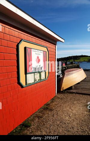 Schild für die Canadian Dory Racing Association, in Lunenburg, Nova Scotia, Kanada. Die Stadt ist der Standort des Fischereimuseums des Atlantiks und Stockfoto