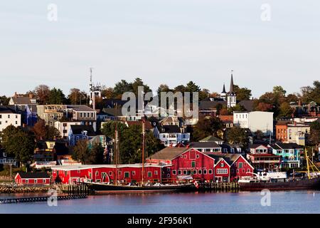 Das Fischereimuseum des Atlantiks an der Uferpromenade in Lunenburg in Nova Scotia, Kanada. Lunenburg ist nach wie vor ein funktionierendes Fischereihafen. Stockfoto