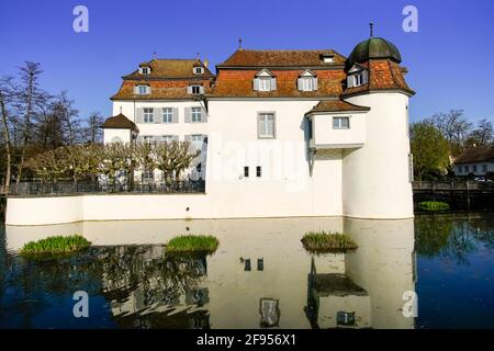 Wasserburg in Bottmingen, Gemeinde im Bezirk Arlesheim des Kantons Basel-Land, Schweiz. Stockfoto