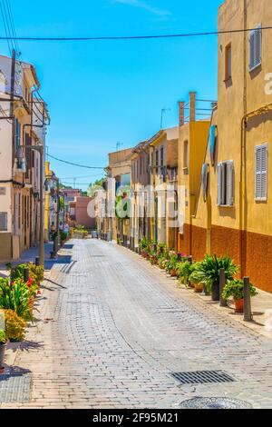 Blick auf eine schmale Straße in Capdepera, Mallorca, Spanien Stockfoto