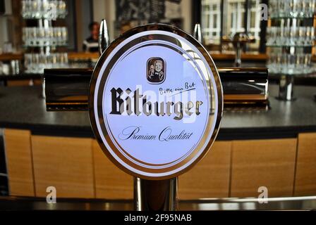 Bitburg, Deutschland: Die Bitburger Brauerei ist eine große deutsche Brauerei. Bier vom Fass in der Brauerei mit dem Motto 'Bitte, ein Bit' Stockfoto